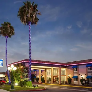 Hotel Travelodge By Wyndham Orange County Airport/, Costa Mesa