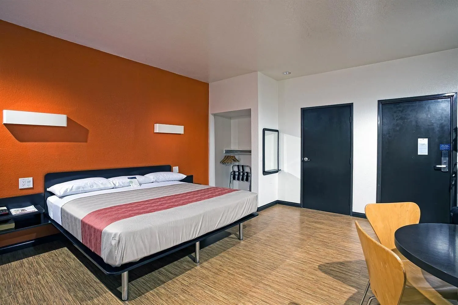 ** Hotel Motel 6-Costa Mesa, Ca - Newport Beach United States