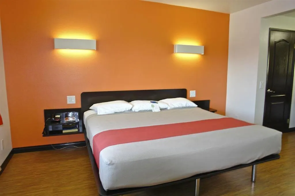** Hotel Motel 6-Costa Mesa, Ca - Newport Beach United States