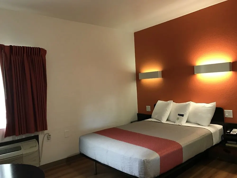 Hotel Motel 6-Costa Mesa, Ca - Newport Beach